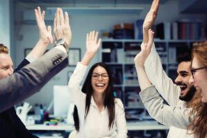 Capa influencia da liderança no ambiente de trabalho